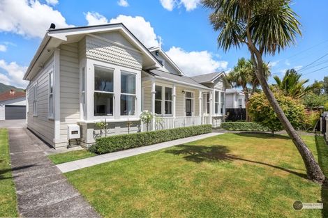 Photo of property in 4 Hautana Square, Woburn, Lower Hutt, 5010