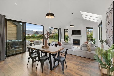 Photo of property in 20 Jacks Point Rise, Jacks Point, Queenstown, 9371