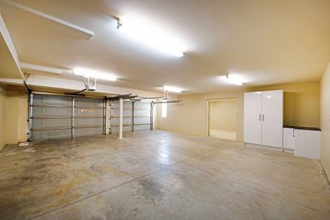 Photo of property in 19 Bunker Way, Strathmore Park, Wellington, 6022