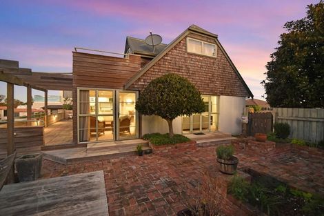 Photo of property in 11 Oceanview Road, Mount Maunganui, 3116