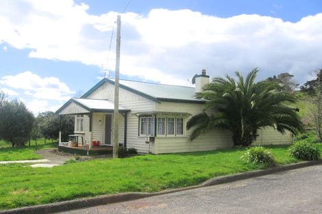 Photo of property in 1 Hill Street, Hikurangi, 0114