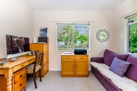 Photo of property in 8a Fleetwood Grove, Waikanae, 5036