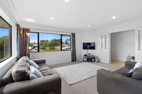 Photo of property in 16 Dorchester Place, Nawton, Hamilton, 3200