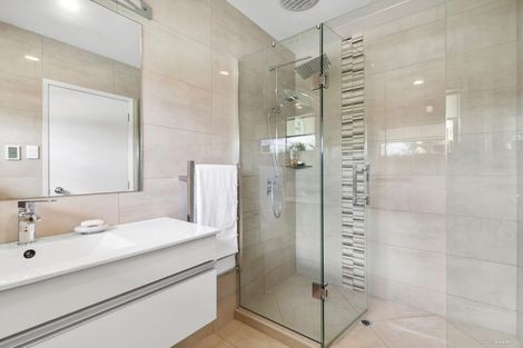 Photo of property in 1/67 Seaview Road, Castor Bay, Auckland, 0620