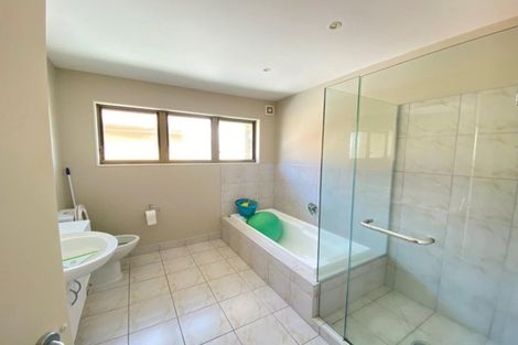 Photo of property in 3 Churchill Road, Murrays Bay, Auckland, 0630