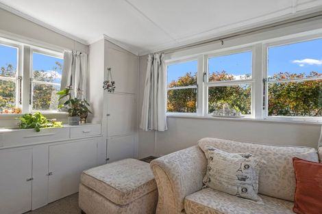 Photo of property in 11 Bear Street, Waverley, 4510