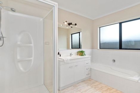 Photo of property in 22 Tuihana Drive, Papamoa Beach, Papamoa, 3118