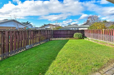 Photo of property in 2/20 Ross Martin Court, Conifer Grove, Takanini, 2112