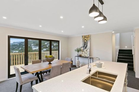 Photo of property in 6 Pihipihi Way, Crofton Downs, Wellington, 6035