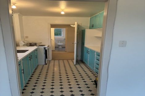 Photo of property in 2/3 Kowhai Street, Eastbourne, Lower Hutt, 5013