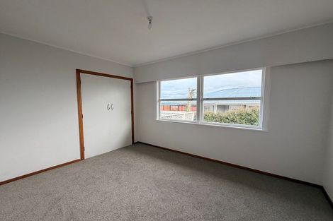 Photo of property in 14 Hadfield Street, Beach Haven, Auckland, 0626