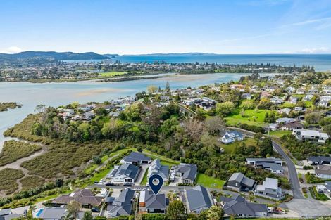 Photo of property in 19 Odlin Lane, Red Beach, 0932