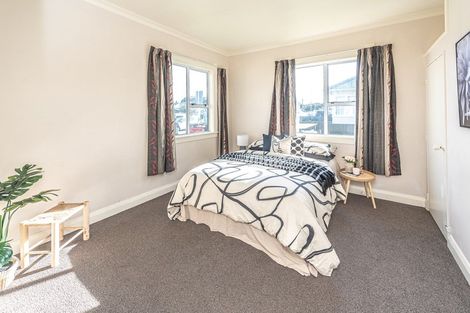 Photo of property in 184 Cornfoot Street, Castlecliff, Whanganui, 4501