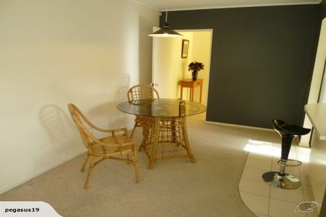 Photo of property in 2/76 Hinau Street, Riccarton, Christchurch, 8041