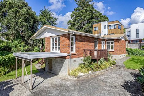 Photo of property in 1/11 Glenfern Road, Mellons Bay, Auckland, 2014
