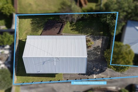 Photo of property in 2/26 Barbados Drive, Unsworth Heights, Auckland, 0632