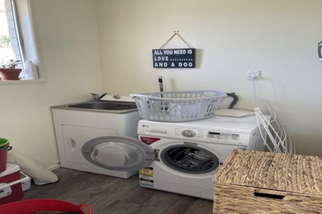 Photo of property in 59 Reynolds Road, Havelock North, 4130