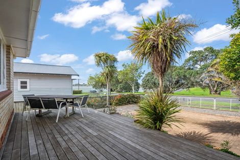 Photo of property in 9 Shortt Avenue, Mangere Bridge, Auckland, 2022