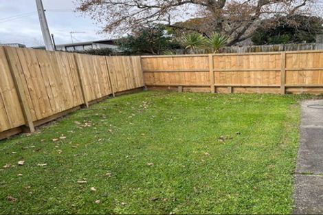 Photo of property in 1/75 Tramway Road, Beach Haven, Auckland, 0626