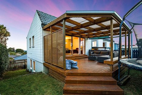 Photo of property in 85 Hobsonville Road, West Harbour, Auckland, 0618