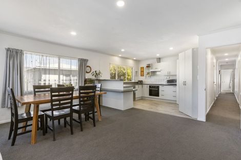 Photo of property in 16a Kokiri Street, Te Atatu South, Auckland, 0610