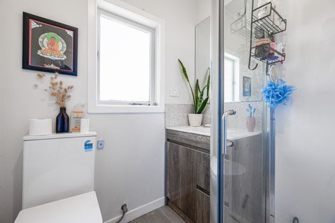 Photo of property in 70 Savoy Road, Glen Eden, Auckland, 0602