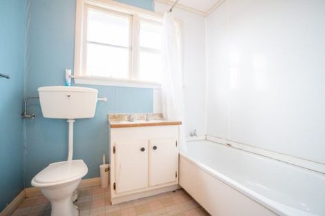 Photo of property in 128 Roberts Line, Kelvin Grove, Palmerston North, 4414