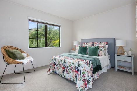 Photo of property in 64 Albatross Close, Whitby, Porirua, 5024