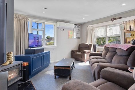Photo of property in 18 Oakland Street, Northcote, Christchurch, 8052