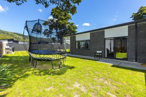 Photo of property in 17 Gilruth Road, Wallaceville, Upper Hutt, 5018
