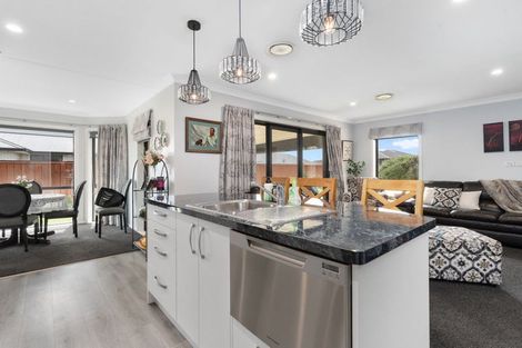 Photo of property in 10 Austin Reid Avenue, Carterton, 5713