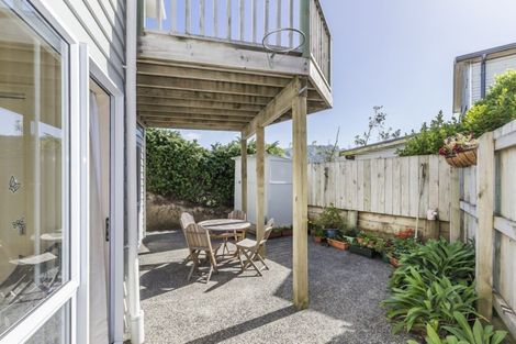 Photo of property in 2/143 Cockayne Road, Khandallah, Wellington, 6035