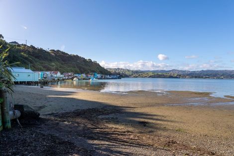 Photo of property in 60 Mana Esplanade, Paremata, Porirua, 5026