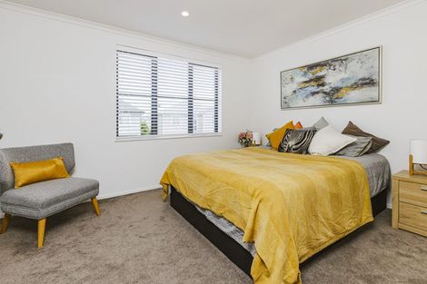 Photo of property in 15 Saddleback Crescent, Papakura, 2110