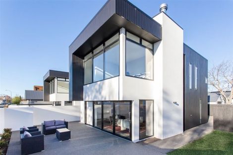 Photo of property in 80 Hewitts Road, Merivale, Christchurch, 8014