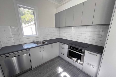 Photo of property in 7 Rixon Grove, Mount Victoria, Wellington, 6011