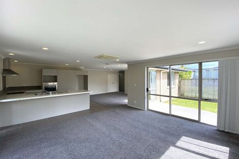 Photo of property in 46 Huntington Park Drive, Greenhithe, Auckland, 0632