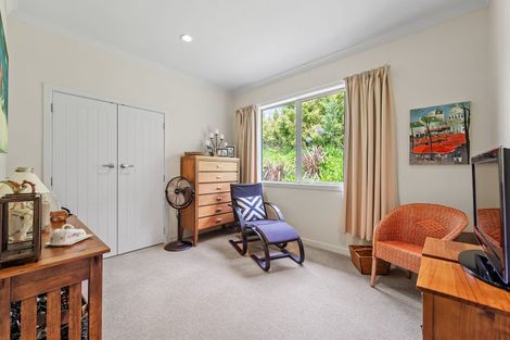 Photo of property in 35 Hobbs Road, Matakatia, Whangaparaoa, 0930