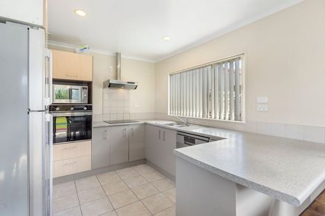 Photo of property in 12 Orbit Place, Flat Bush, Auckland, 2019