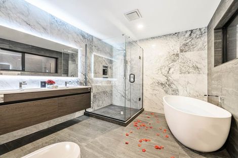 Photo of property in 24 Hooten Place, Oteha, Auckland, 0632