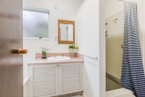 Photo of property in 72 Park Hill Road, Birkenhead, Auckland, 0626