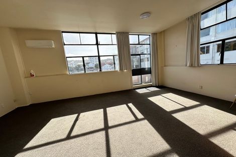 Photo of property in 4 Torrens Terrace, Mount Cook, Wellington, 6011