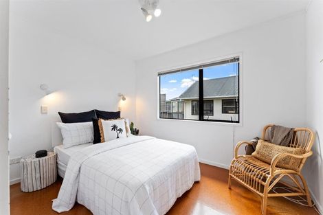 Photo of property in 17 Caroline Heights, Omaha, 0986