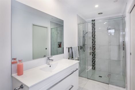 Photo of property in 6 Stonedale Drive, Pukekohe, 2120