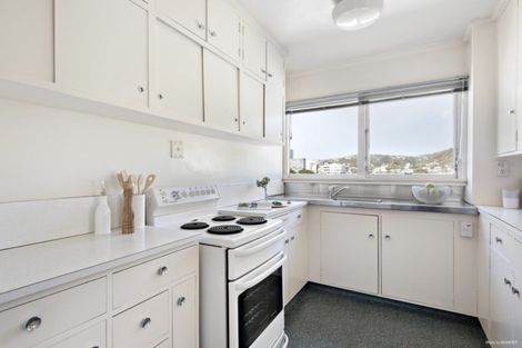 Photo of property in Newman Court Apartments, 2 Newman Terrace, Thorndon, Wellington, 6011