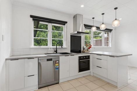 Photo of property in 222 Great South Road, Huntly, 3700