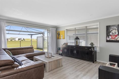 Photo of property in 7 Jeffs Way, Papamoa Beach, Papamoa, 3118