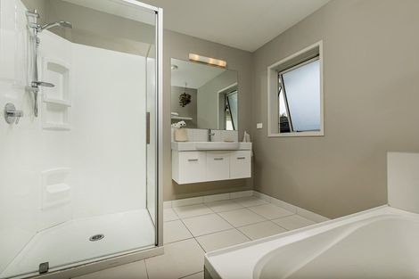 Photo of property in 60 Muriwai Road, Waimauku, 0812