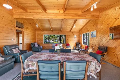 Photo of property in 17 Huia Street, Waikawa, Picton, 7220