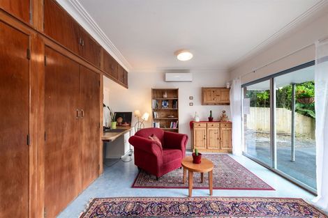 Photo of property in 408b Scenic Drive, Waiatarua, Auckland, 0612